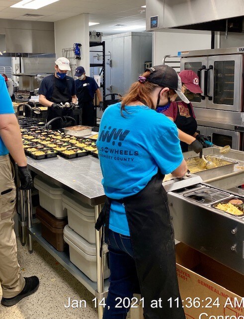 meals on wheels volunteer